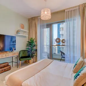 Durrani Homes - Luxurious Near Mall With Pool View Дубай